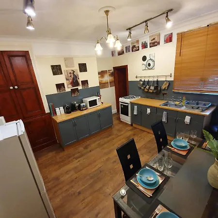 ** Deluxe Double Perfect For Leisure & Work** Homestay
