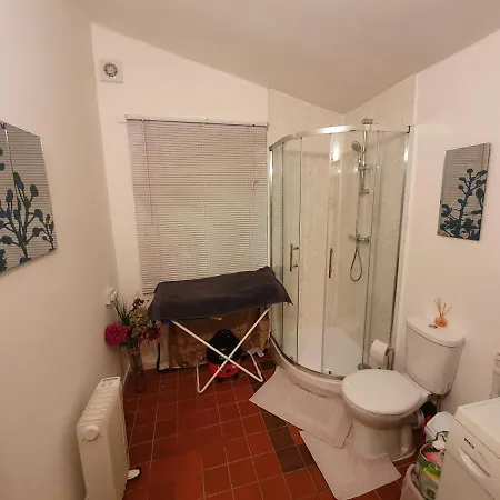** Deluxe Double Perfect For Leisure & Work** Homestay