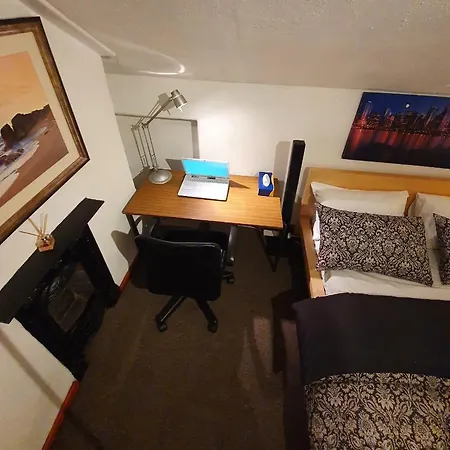 ** Deluxe Double Perfect For Leisure & Work** Homestay *