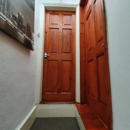 ** Deluxe Double Perfect For Leisure & Work** Homestay