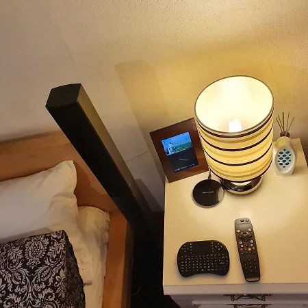Homestay ** Deluxe Double Perfect For Leisure & Work**
