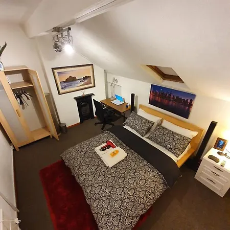 ** Deluxe Double Perfect For Leisure & Work**